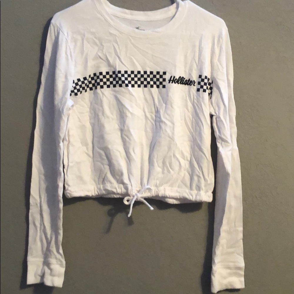 Black and white crop long sleeve